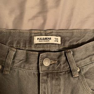 Pull&Bear Light Gray Mom Jeans. Size 6